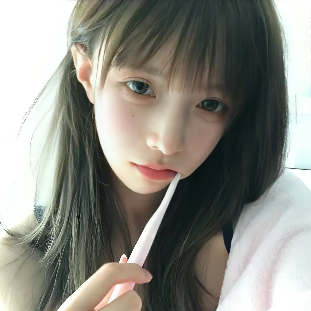 照片的她